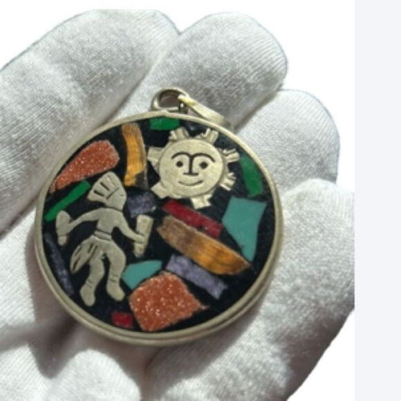 Vintage Mexican Aztec calendar 925 Sterling stamped 2 inch in laid with stones - Picture 11 of 11